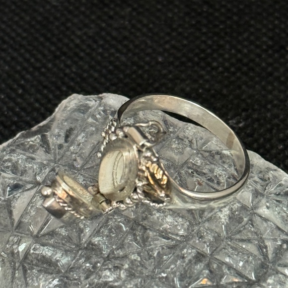 Sterling Silver Peridot "Poison" Ring - Picture 3 of 5